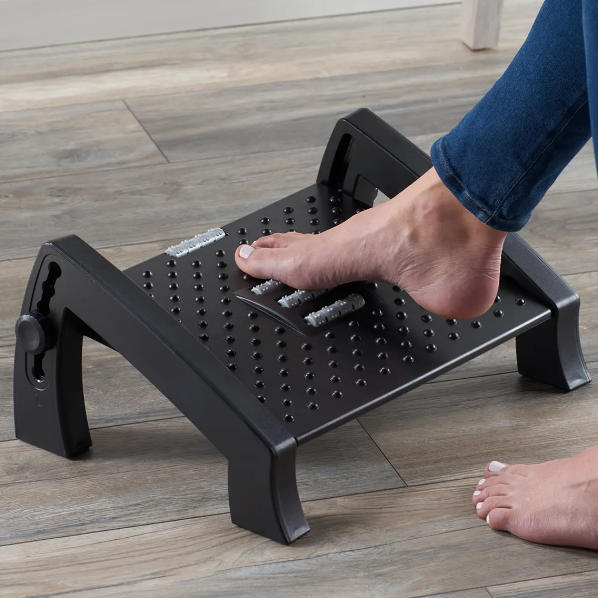 Odash Inc. Adjustable Footrest