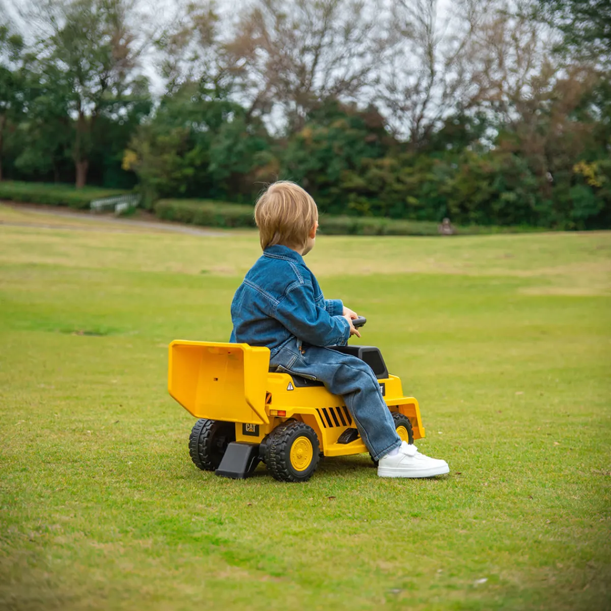 Kids DTI Direct Inc CAT Dump Truck Ride-On Toy