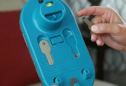 AACraft Inc. Easiest Picture Hanging and Leveling Tool