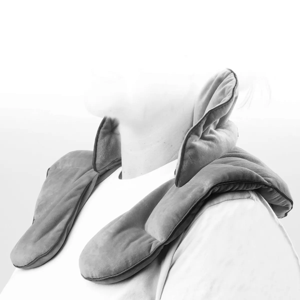 Sharper Image Hot/Cold Weighted Neck and Shoulder Wrap with Aromatherapy