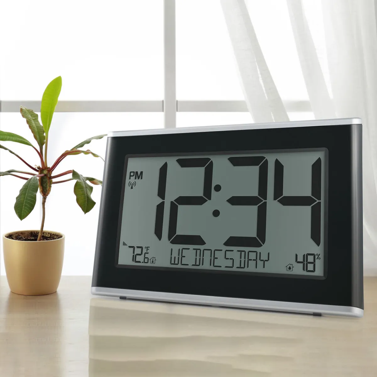 LaCrosse Technology, Ltd. Jumbo Display Atomic Clock