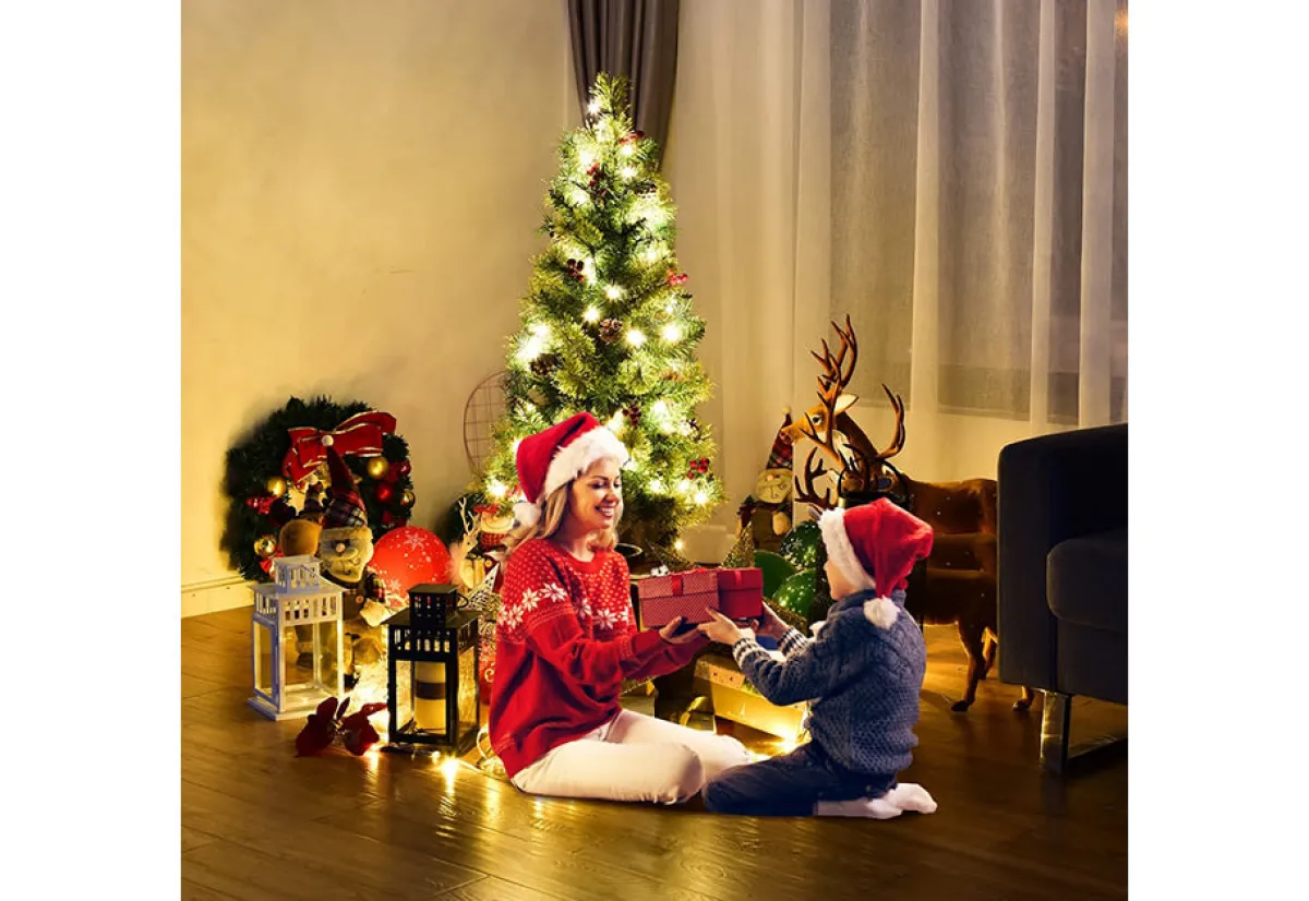 GoPlus (Costway) LED Christmas Tree with Red Berries Pine Cones