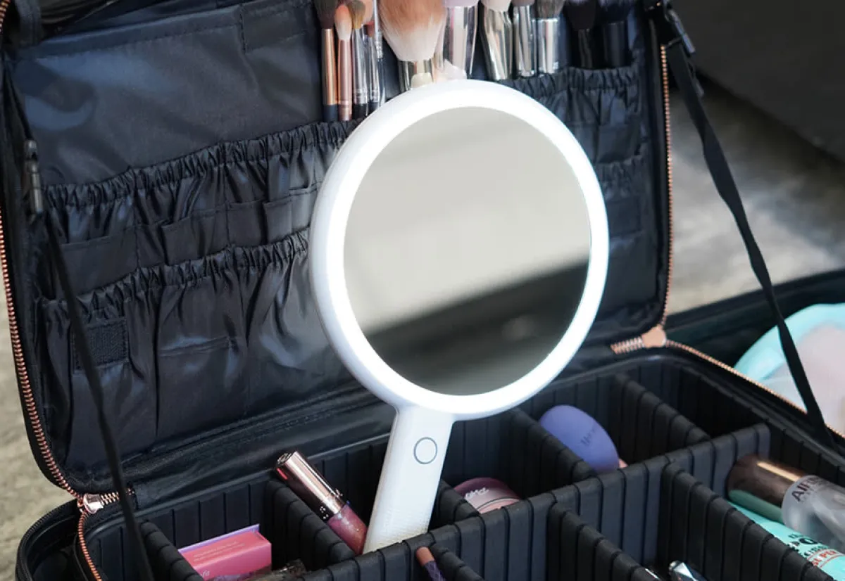 Sharper Image LED Lighted Handheld Mirror