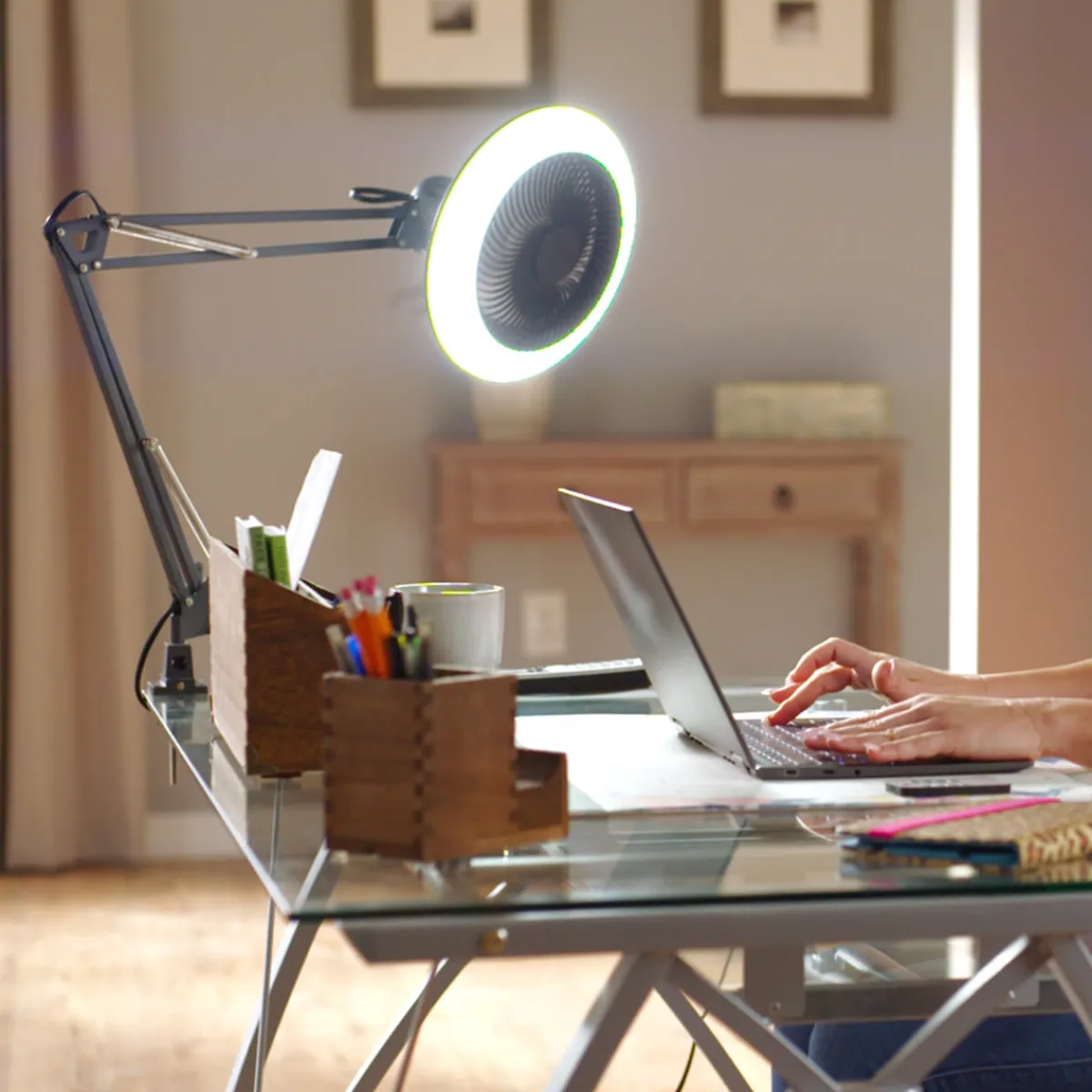 Sharper Image Light Socket Fan and Light