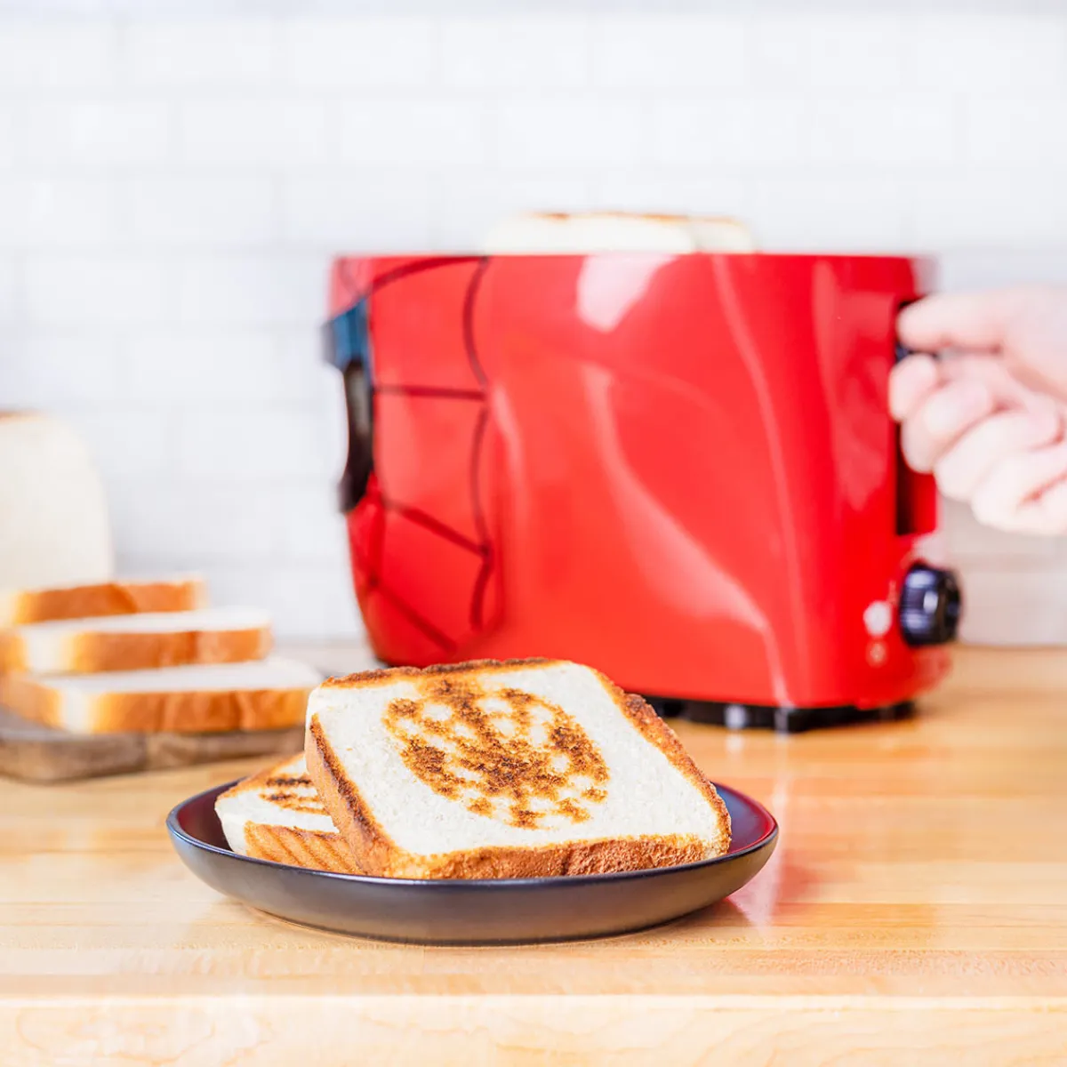 Uncanny Brands, LLC Marvel Spider-Man 2-Slice Toaster