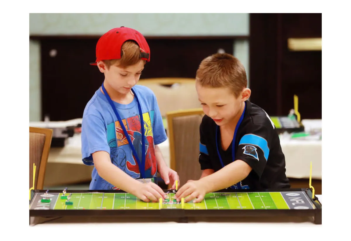 Party Animal Inc. NFL Deluxe Electric Football Game Set