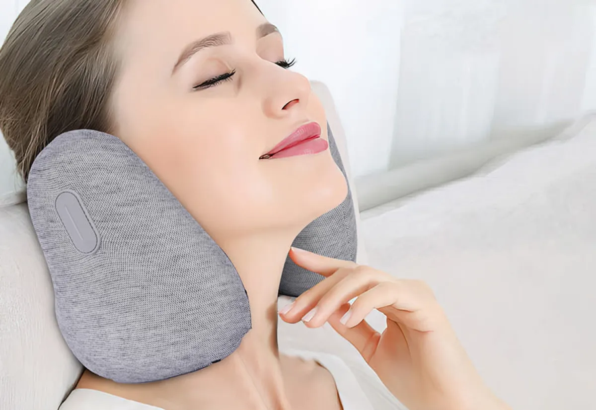 Roo Enterprises LLC DBA Bullbird Travel Noise Canceling Travel Pillow