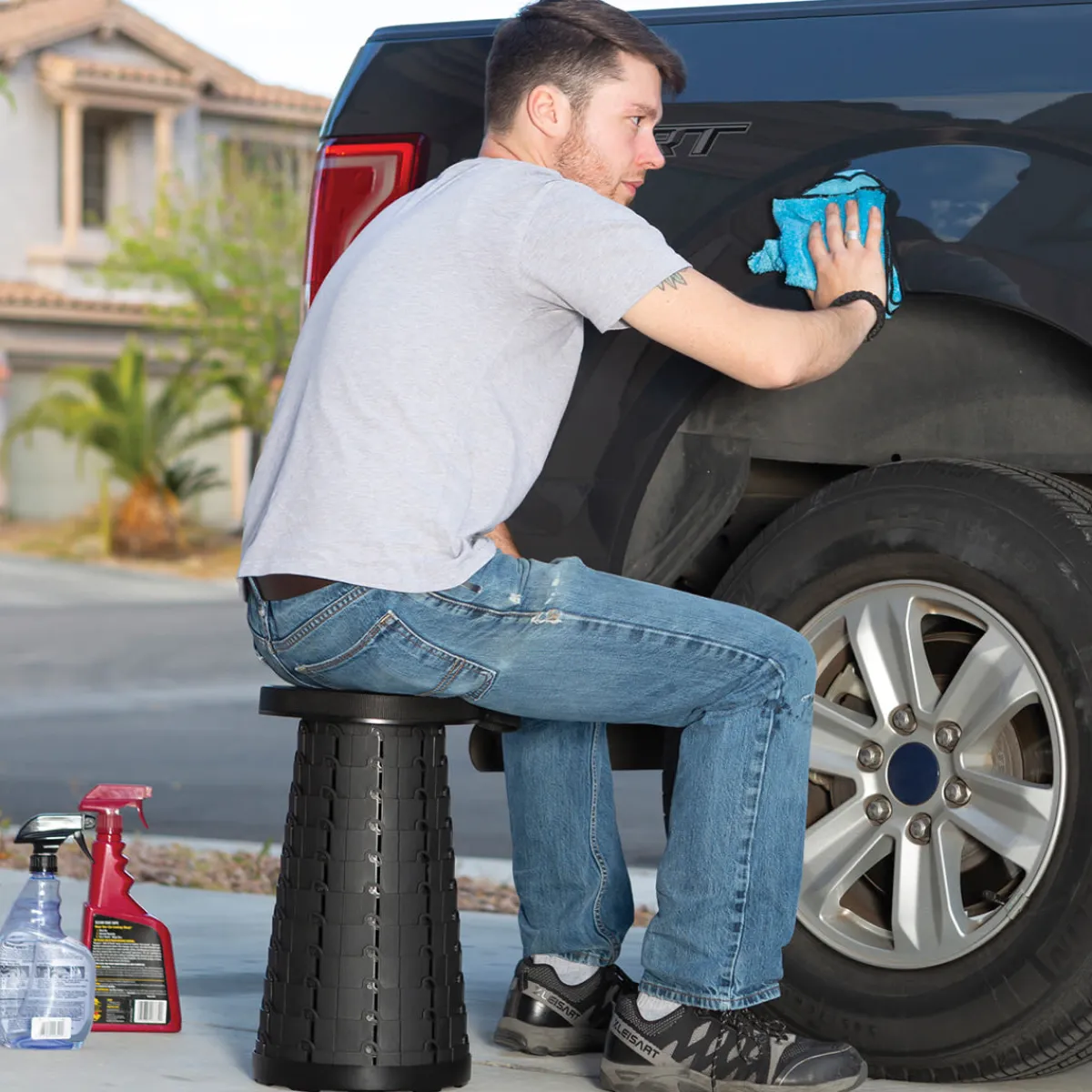 GoPlus (Costway) Portable Retractable Stool