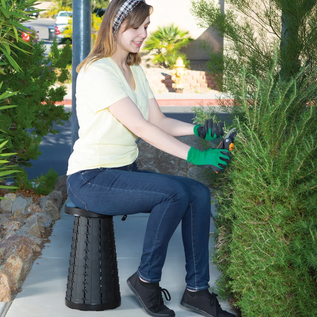 GoPlus (Costway) Portable Retractable Stool
