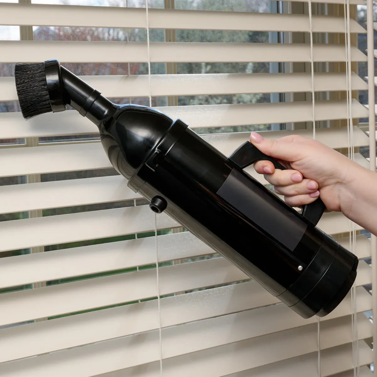 Metropolitan Vacuum Cleaner Co., Inc. Professional Cordless Utility Vacuum
