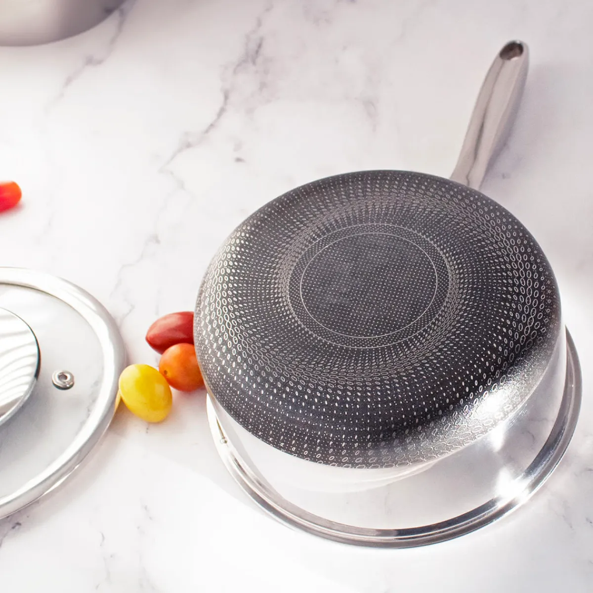 Sharper Image 1.5-Quart Hybrid Sauce Pan with Lid