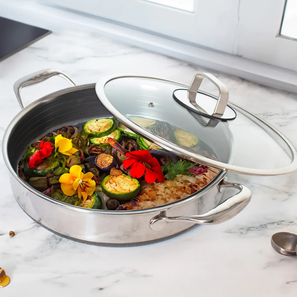 MI - Uutensil Ltd 5-Quart Stainless Hybrid Nonstick Saute Pan with Lid