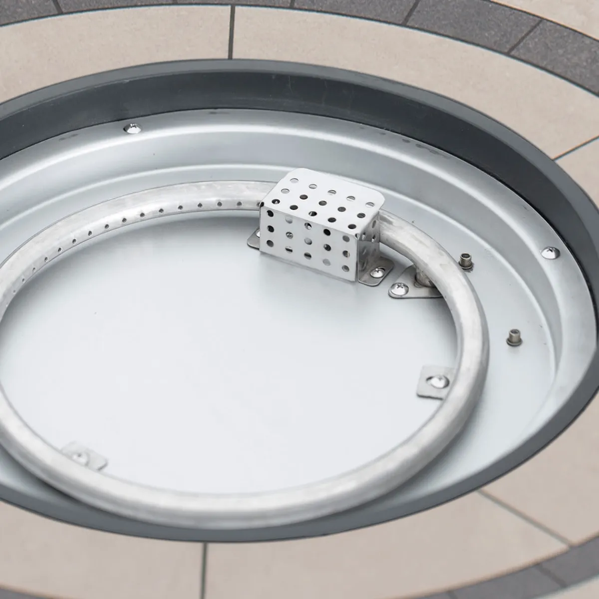 Shinerich International Inc Round Propane Gas Fire Pit Table