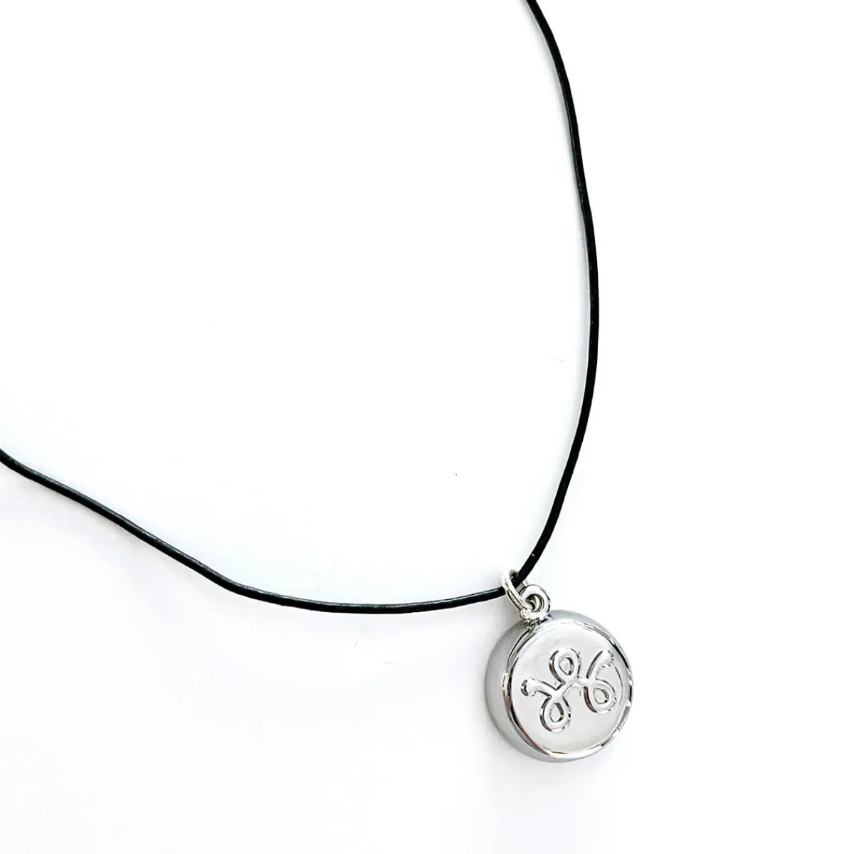 invisaWear Technologies Corporation Safety Silver Leather Necklace