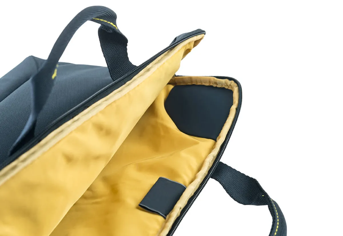 VLC Distribution Co. SMILZA Super Slim Bag - Laptop 14'' and MacBook Pro 14''