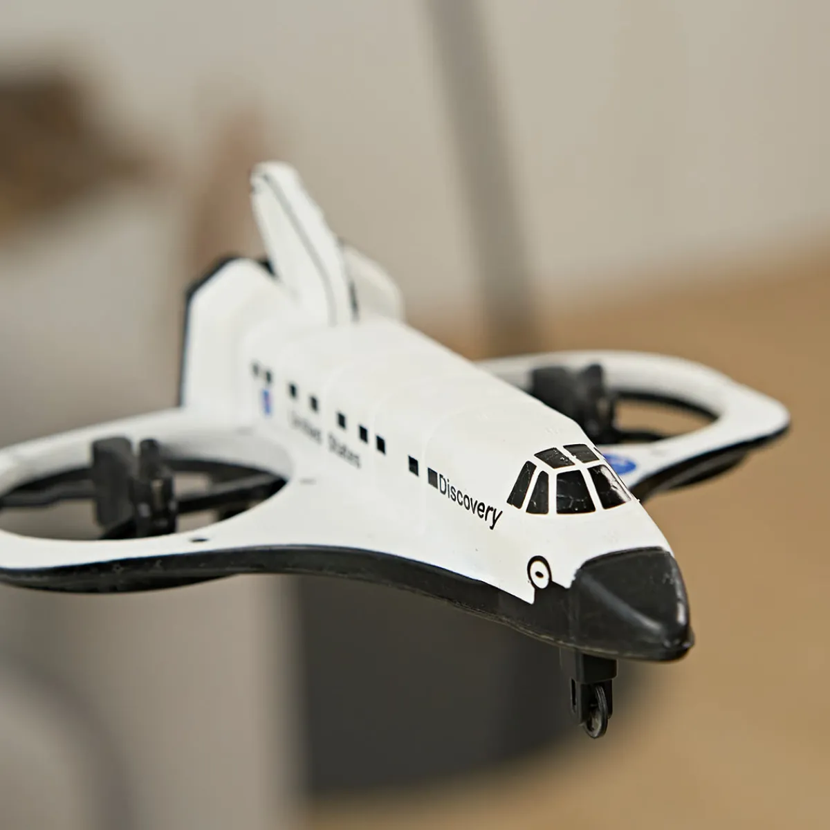 Odyssey Toys Smithsonian RC Space Shuttle Discovery Drone
