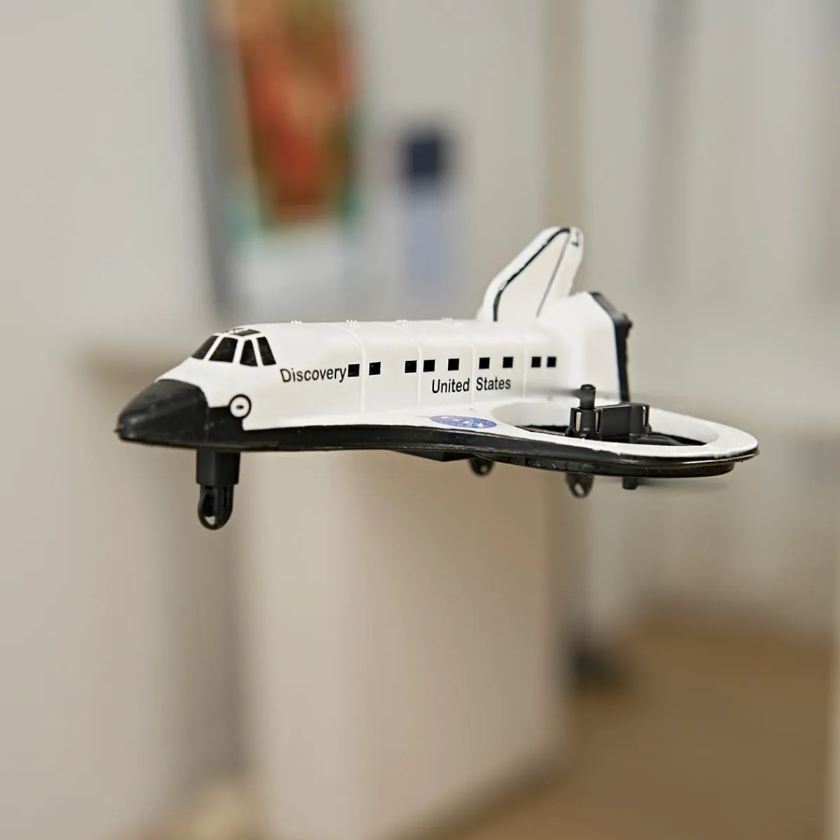 Odyssey Toys Smithsonian RC Space Shuttle Discovery Drone