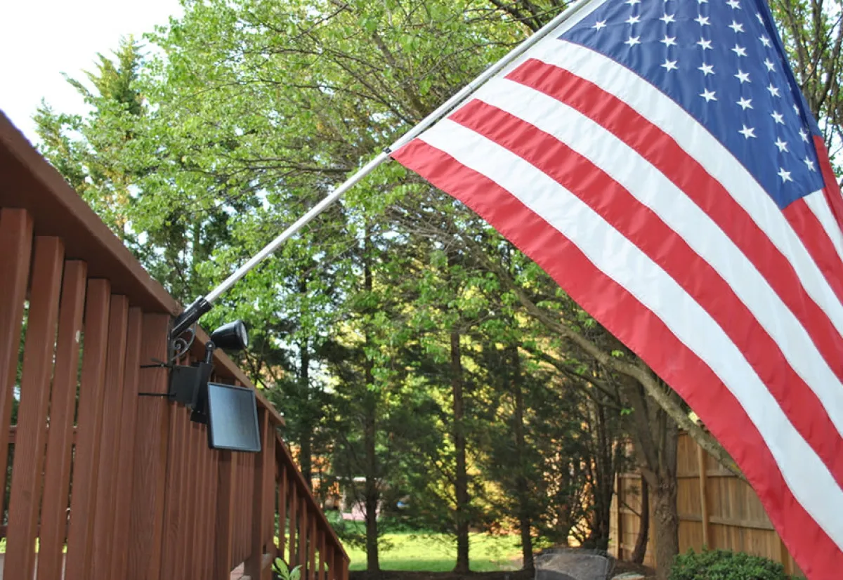 Maxsa Innovations Solar LED Flagpole Light