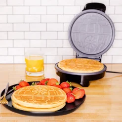Uncanny Brands, LLC Star Wars Halo Death Star Waffle Maker