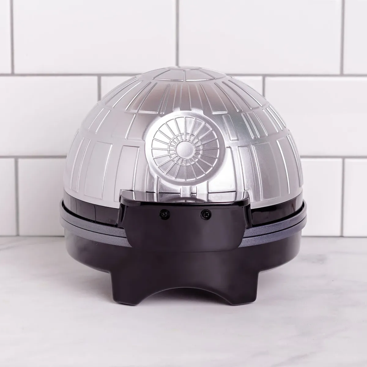 Uncanny Brands, LLC Star Wars Halo Death Star Waffle Maker