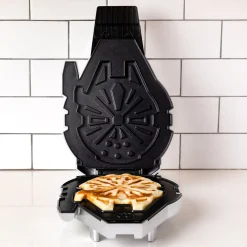 Uncanny Brands, LLC Star Wars Millennium Falcon Round Waffle Maker
