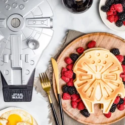 Uncanny Brands, LLC Star Wars Millennium Falcon Round Waffle Maker