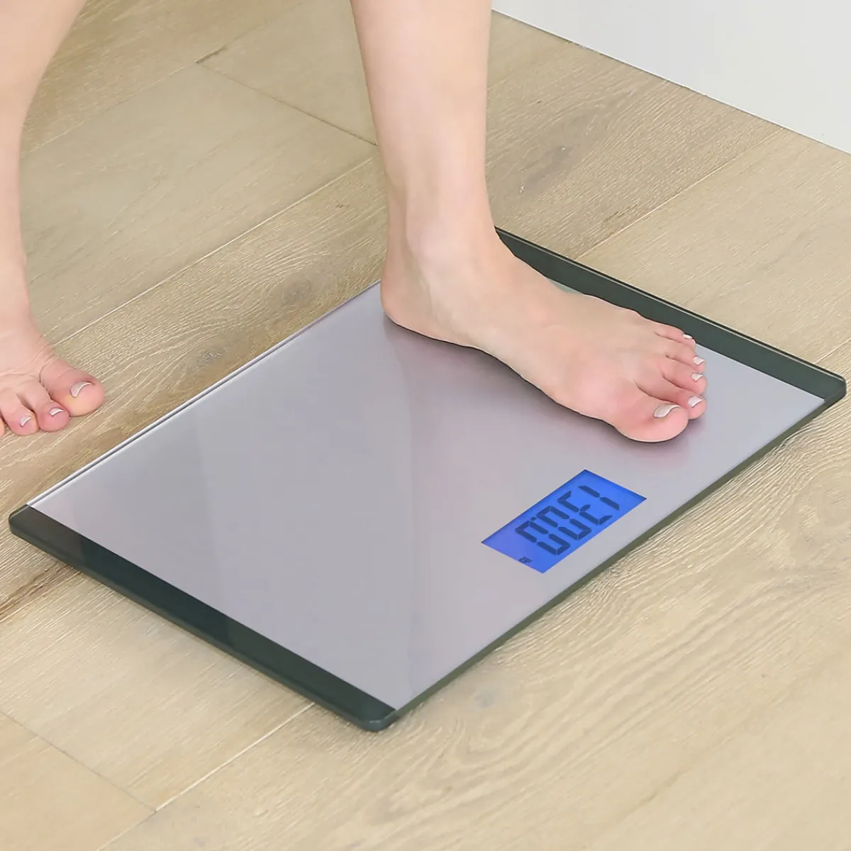 Better Battery Co. Inc. Wide Body Glass Bathroom Scale