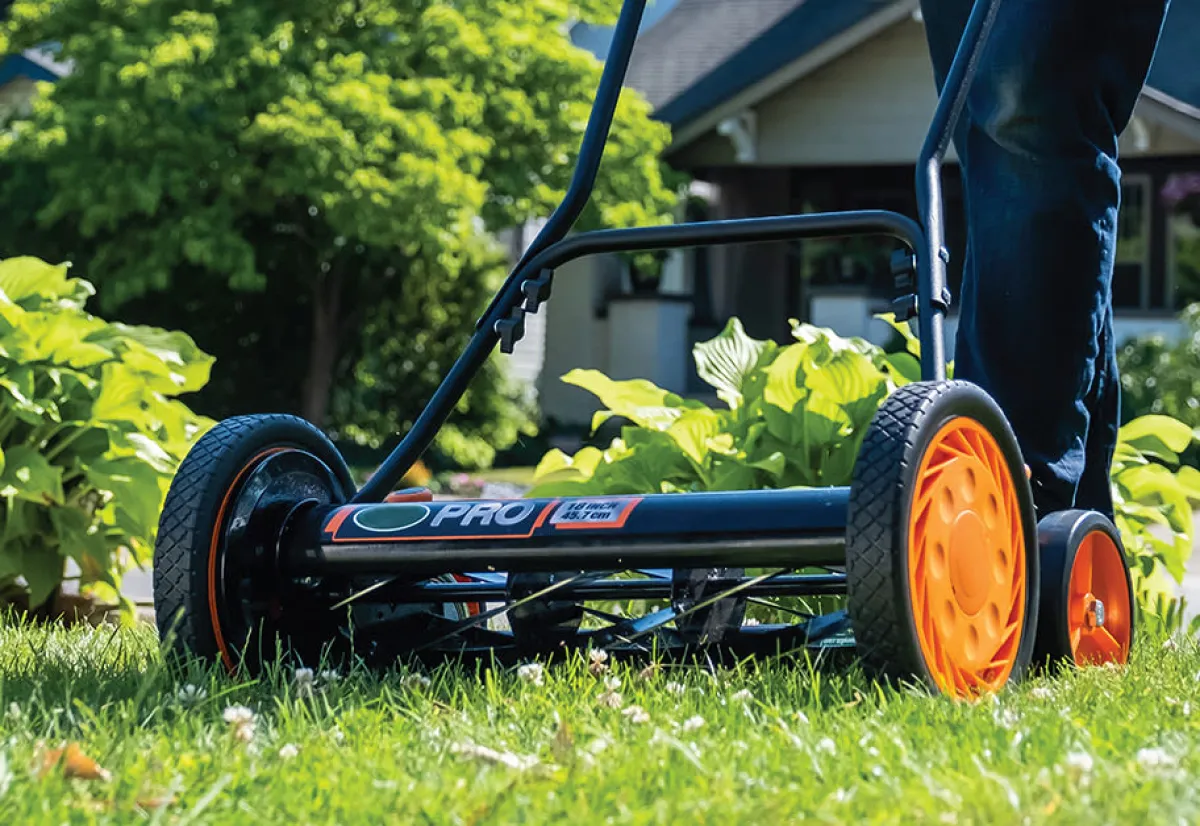 Teleshop Inc. (Beauty Ko LLC) 18'' 7-Blade Push Reel Lawn Mower