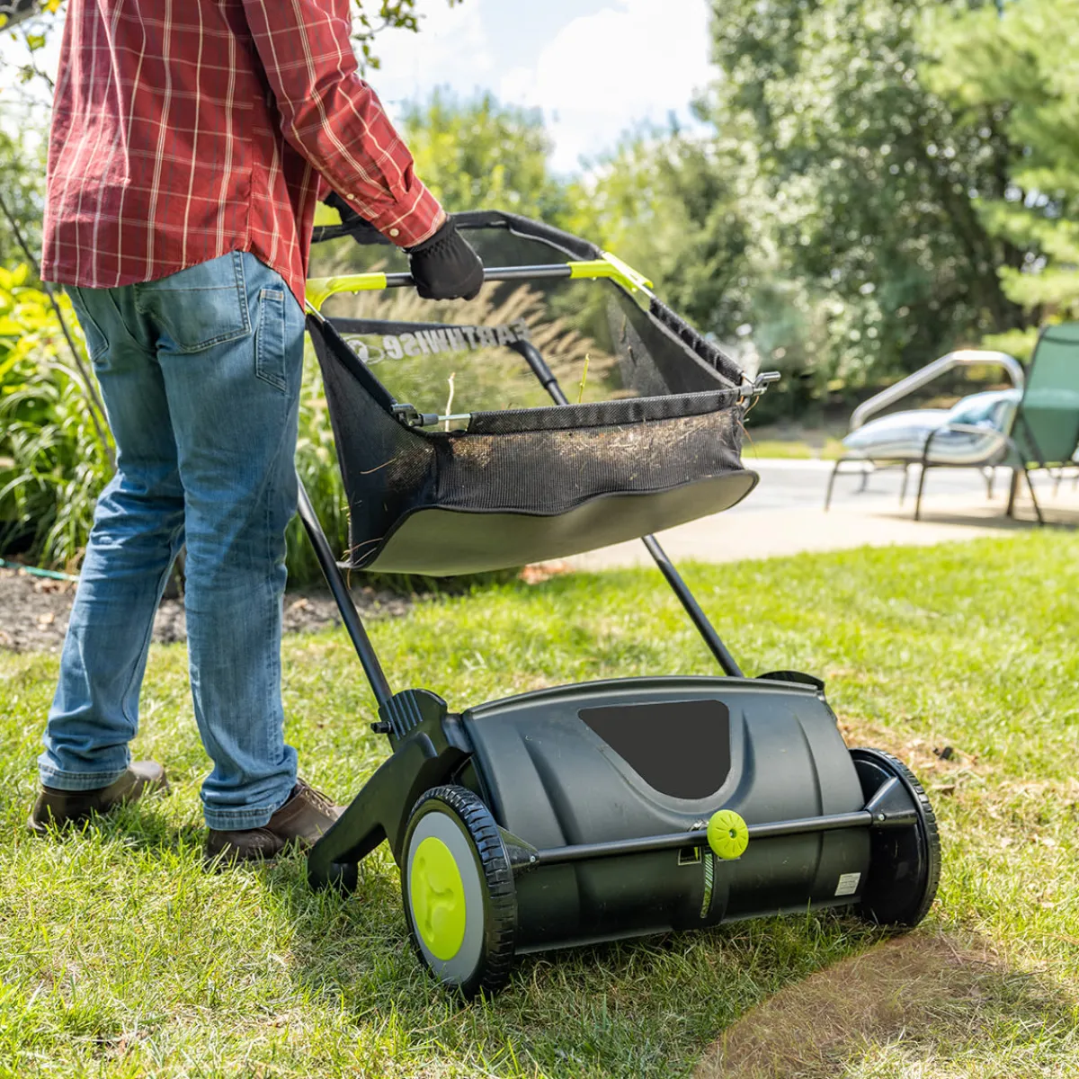 Teleshop Inc. (Beauty Ko LLC) 21'' Manual Lawn Sweeper